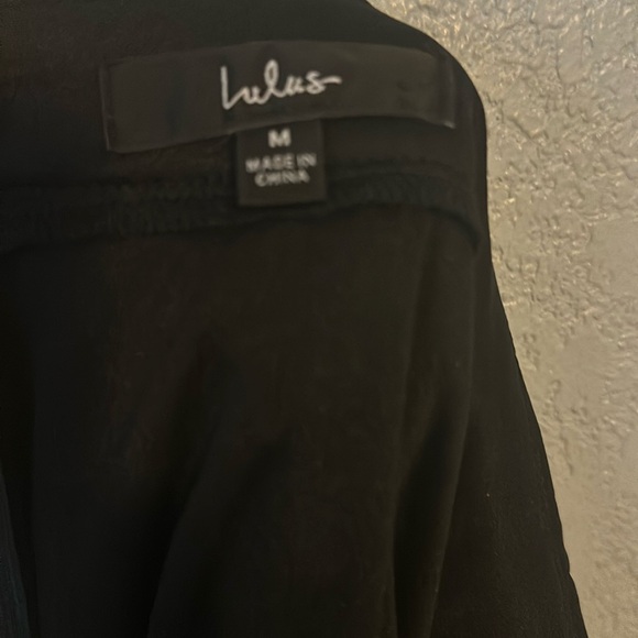 Women’s Lulu’s Black and Gold Star Dress Size Medium - Picture 3 of 3